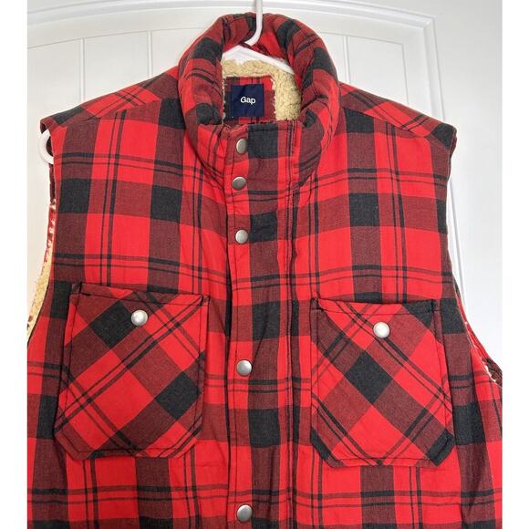 Men's GAP red‎ and black vest with faux shearling WARM SZ MEDIUM - Picture 9 of 10